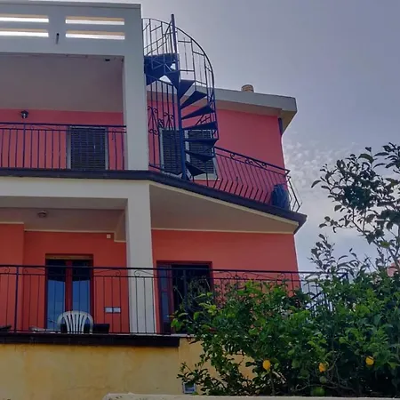 アパート Oleandro カーラゴノネ